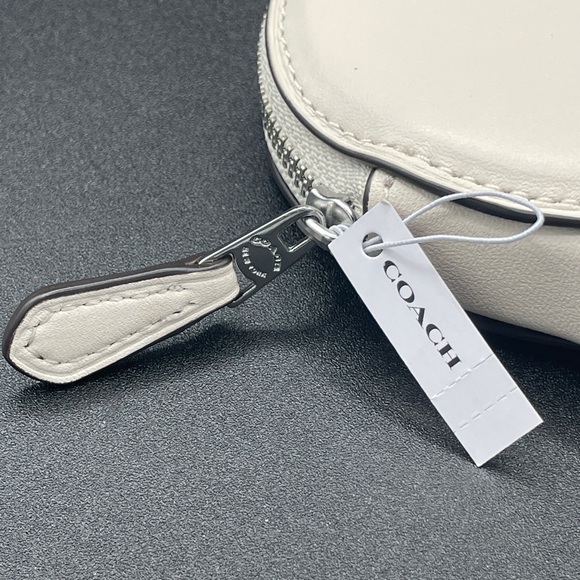 Coach Skull Coin Case - Picture 4 of 6